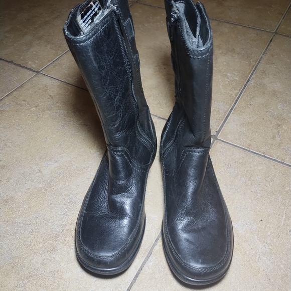 Clarks Women's Black Leather Winter Boots with Lamb's Wool Lining Size 6 - Picture 5 of 9